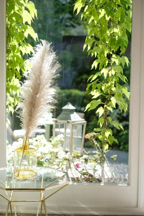 The Good House Bed & Breakfast Brussels 3*,